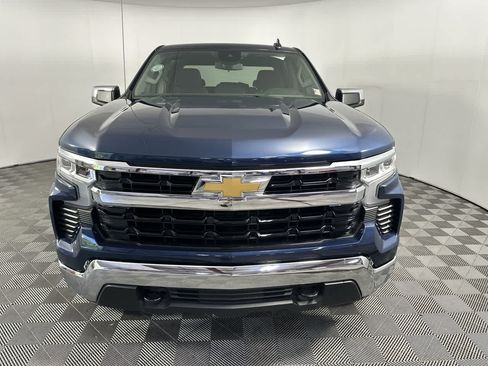 Used 2023 Chevrolet Silverado 1500 LT AWD/4WD image 3