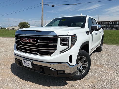 Used 2025 GMC Sierra 1500 SLT AWD/4WD image 1
