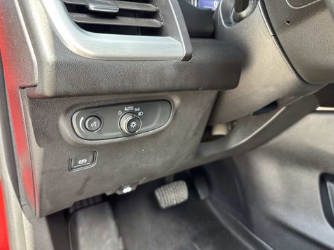 Used 2022 GMC Terrain SLE w/ Driver Convenience Package image 35