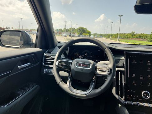 New 2026 GMC Acadia AT4 w/ Luxury Package AWD/4WD image 10