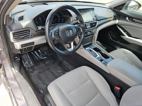 Used 2018 Honda Accord Touring image 19