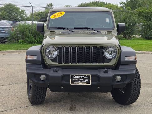 Used 2025 Jeep Wrangler Sport AWD/4WD image 4