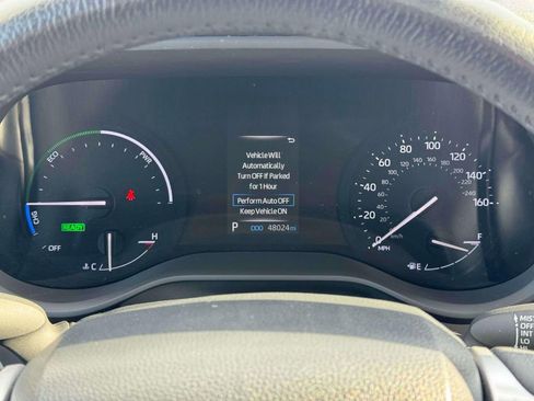 Used 2023 Toyota Sienna XLE image 25