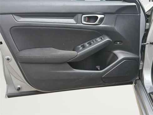 Used 2023 Honda Civic Sport image 7