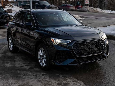 Used 2025 Audi Q3 2.0T Premium image 3