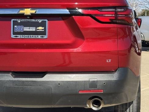 Used 2023 Chevrolet Traverse LT image 7