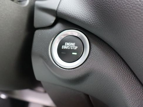 Used 2023 Chevrolet Equinox LT image 18