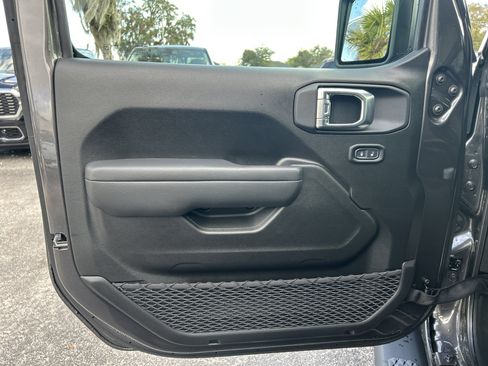 New 2026 Jeep Gladiator Sport image 11