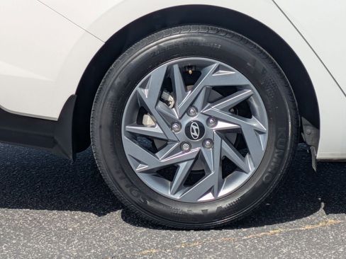 Certified 2024 Hyundai Elantra SEL FWD image 25