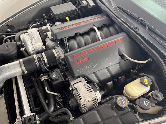 Used 2005 Chevrolet Corvette Coupe w/ Preferred Equipment Group RWD image 21