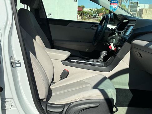 Used 2016 Hyundai Sonata SE FWD image 17