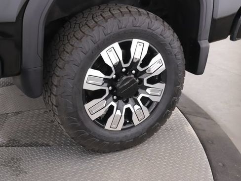 Used 2024 GMC Sierra 2500 Denali w/ Denali Reserve Package AWD/4WD image 14