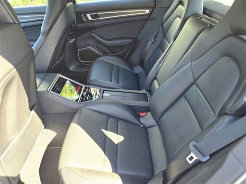 Used 2023 Porsche Panamera 4 Platinum Edition image 12