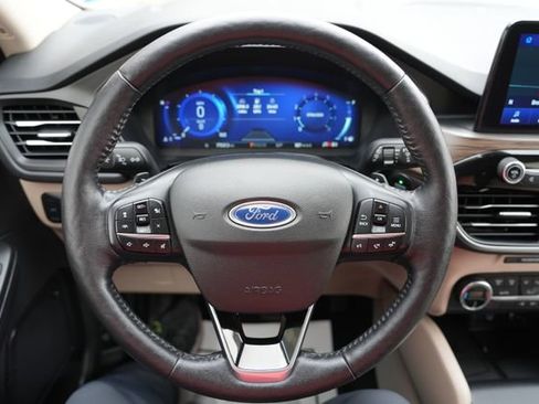 Used 2020 Ford Escape Titanium AWD/4WD image 28