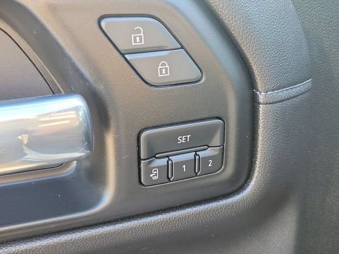 Used 2021 GMC Sierra 1500 SLT w/ SLT Convenience Package AWD/4WD image 26