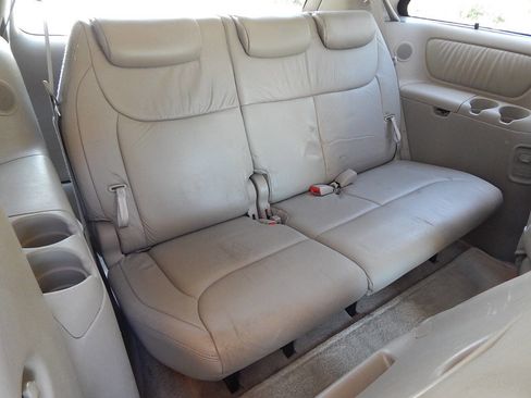 Used 2005 Toyota Sienna XLE Limited image 30