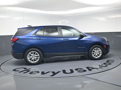 Used 2022 Chevrolet Equinox LS w/ LS Convenience Package FWD image 10