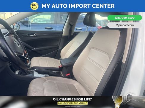 Used 2020 Volkswagen Passat 2.0T R-Line image 11