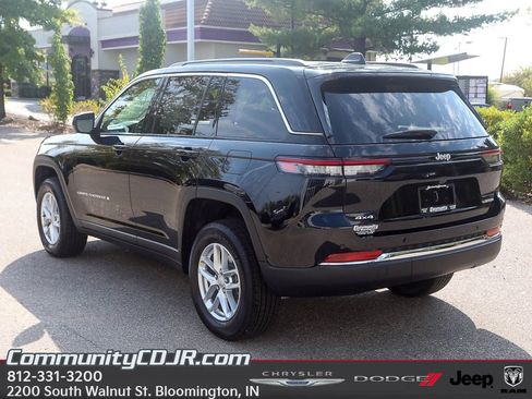 New 2025 Jeep Grand Cherokee Laredo X image 5