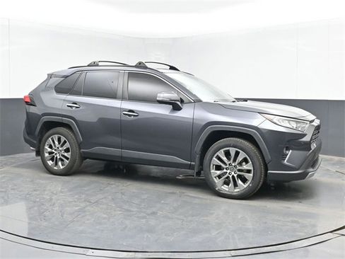 Used 2019 Toyota RAV4 Limited w/ Advanced Technology Package image 5