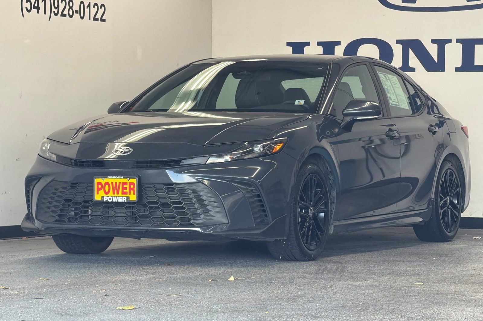 Used 2025 Toyota Camry SE FWD image 7