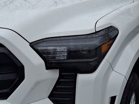 Certified 2025 Toyota Tacoma SR5 AWD/4WD image 9