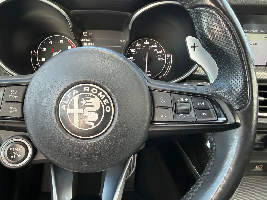 Used 2023 Alfa Romeo Stelvio Veloce AWD/4WD image 16