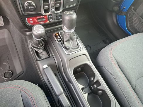 New 2025 Jeep Wrangler Unlimited Rubicon w/ Steel Bumper Group image 24