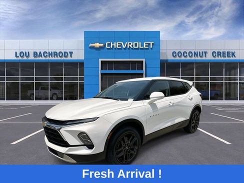 Used 2023 Chevrolet Blazer LT w/ Driver Confidence Package FWD image 4