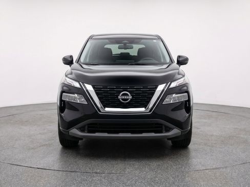 Used 2025 Nissan Rogue SV AWD/4WD image 2