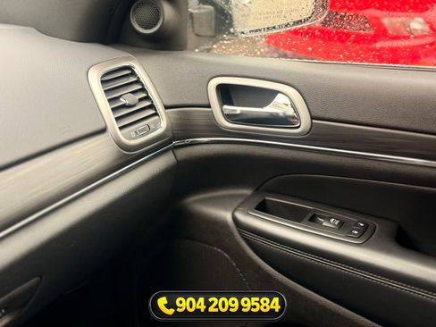 Used 2020 Jeep Grand Cherokee Limited AWD/4WD image 18