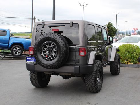 Used 2016 Jeep Wrangler Unlimited Sahara w/ Connectivity Group AWD/4WD image 6