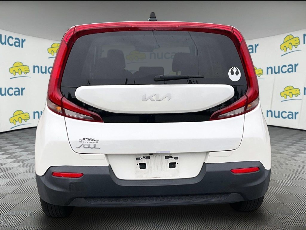 Used 2022 Kia Soul LX FWD image 3