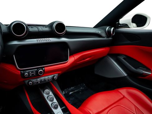 Used 2019 Ferrari Portofino RWD image 43