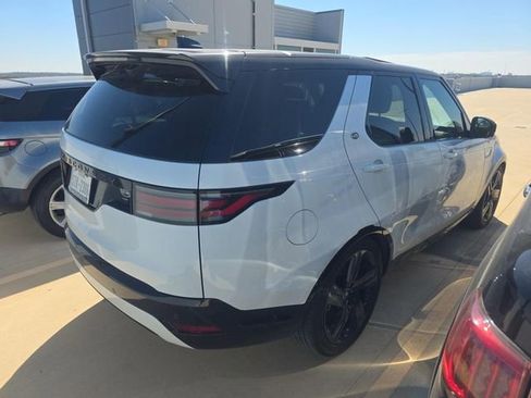 Used 2023 Land Rover Discovery HSE R-Dynamic image 3