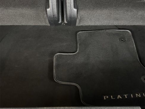 Used 2016 Ford Explorer Platinum image 38