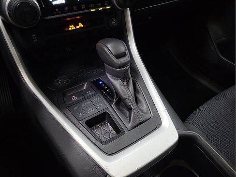 Certified 2025 Toyota RAV4 LE AWD/4WD image 18