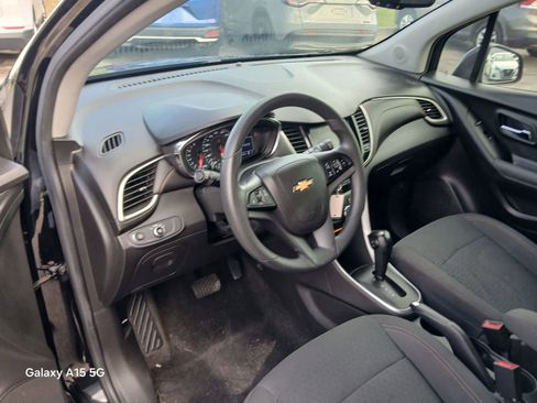 Used 2020 Chevrolet Trax LS w/ Tint and Cruise Package FWD image 7