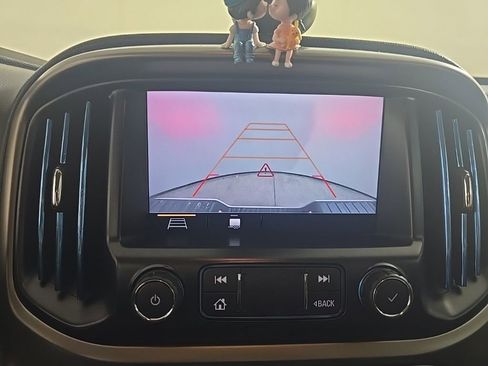 Used 2022 Chevrolet Colorado Z71 w/ Safety Package image 9