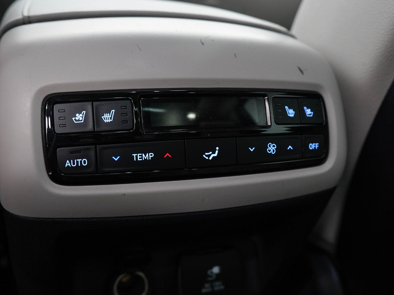 Used 2024 Hyundai Palisade Limited AWD/4WD image 17