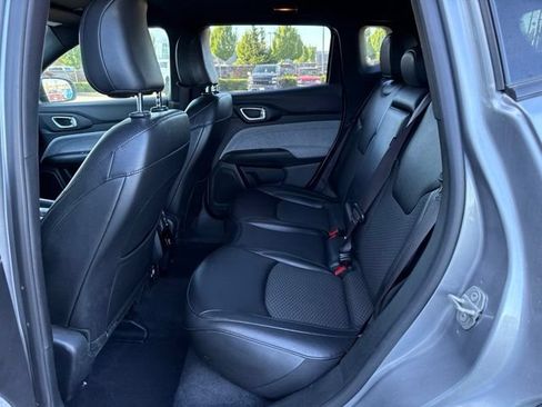 Used 2024 Jeep Compass Latitude AWD/4WD image 41