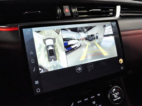 Used 2022 Jaguar F-PACE SVR image 24