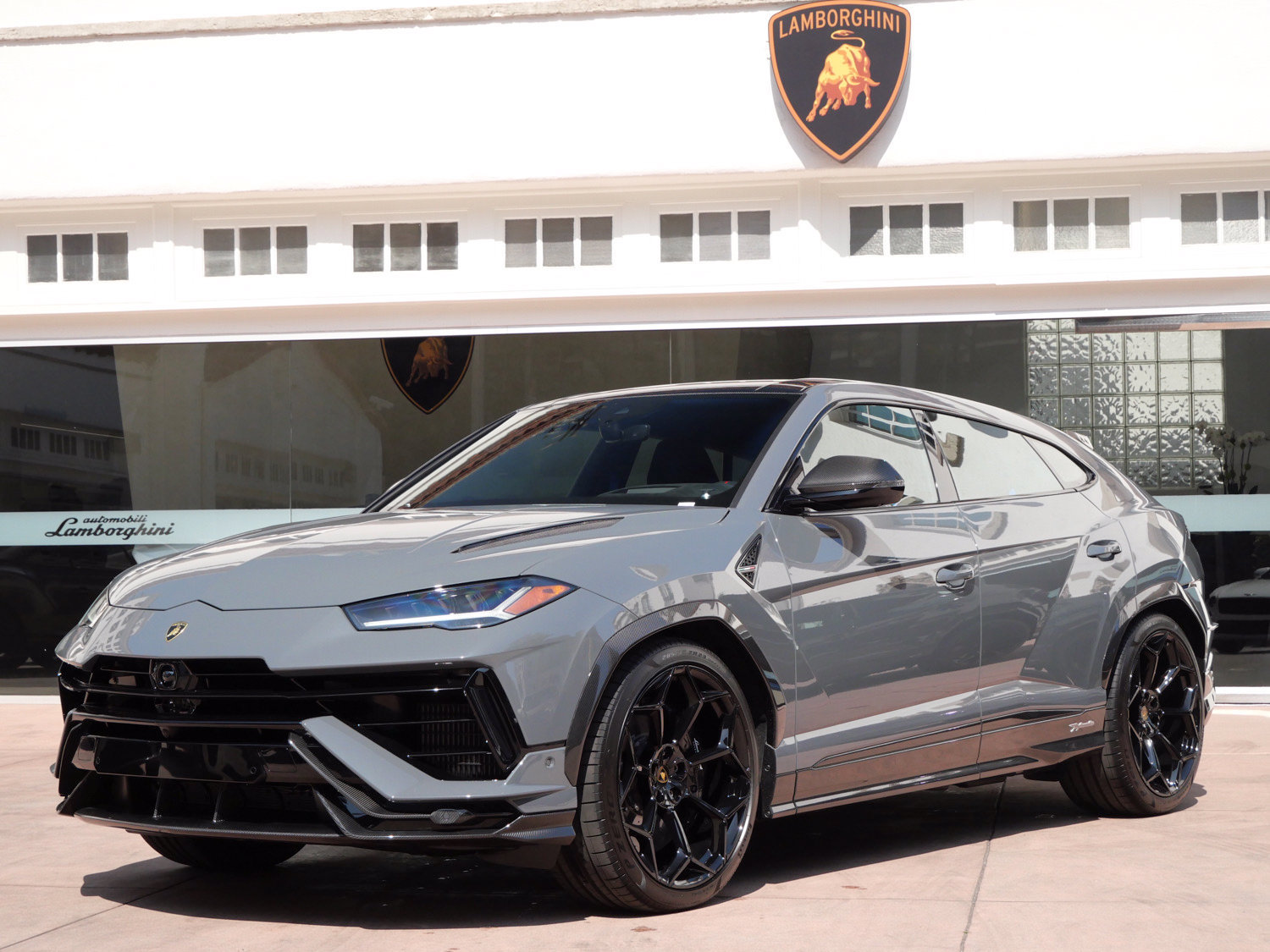 Used 2024 Lamborghini Urus Performante AWD/4WD image 23