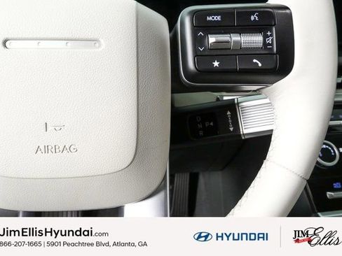 Used 2025 Hyundai Santa Fe SE image 11