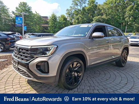 Certified 2024 Volkswagen Atlas Cross Sport SE AWD/4WD image 3