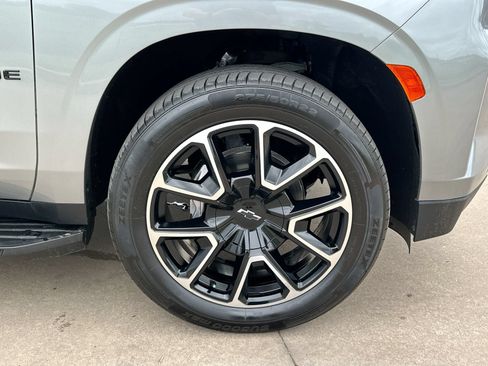 Used 2024 Chevrolet Tahoe RST w/ Luxury Package AWD/4WD image 10
