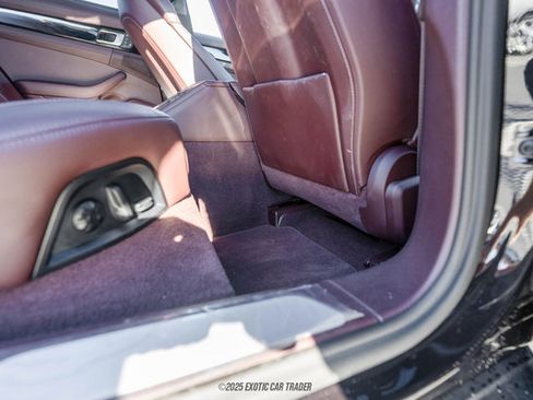 Used 2023 Porsche Panamera GTS image 39