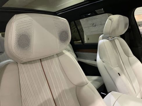 New 2026 Cadillac Vistiq Luxury image 21