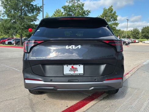 Used 2026 Kia Sportage LX FWD image 7