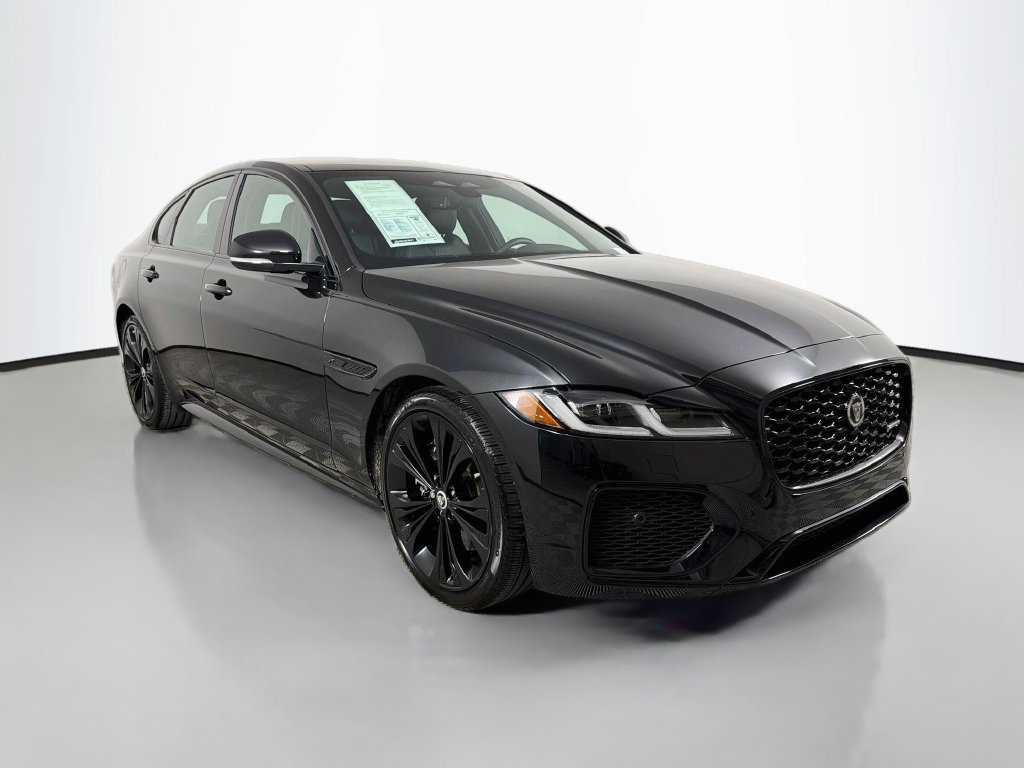 Used 2024 Jaguar XF R-Dynamic SE AWD/4WD image 3